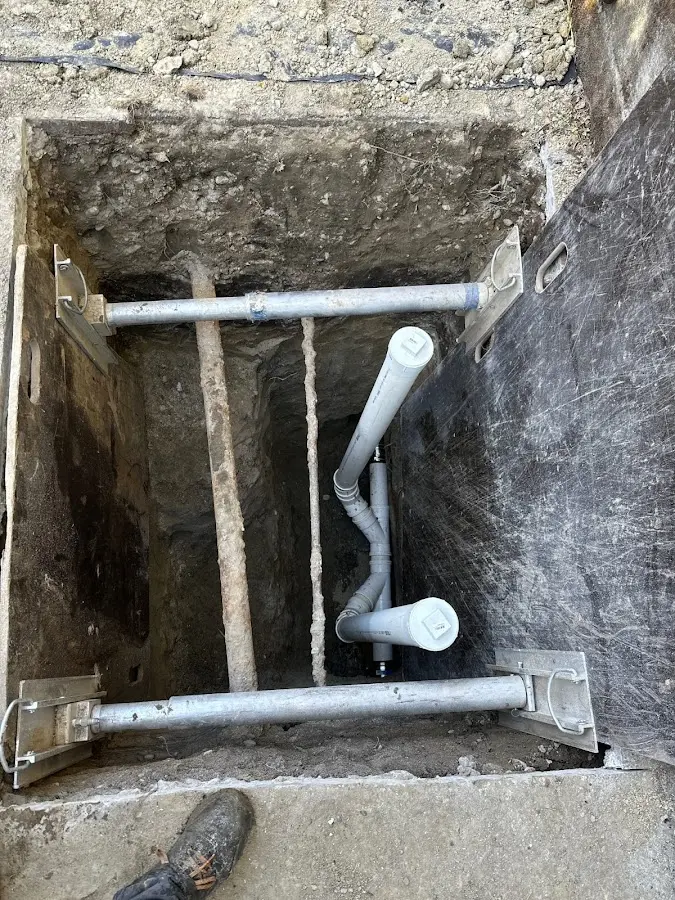 Experienced plumber completing Gas Line Repair work in Lake Shore